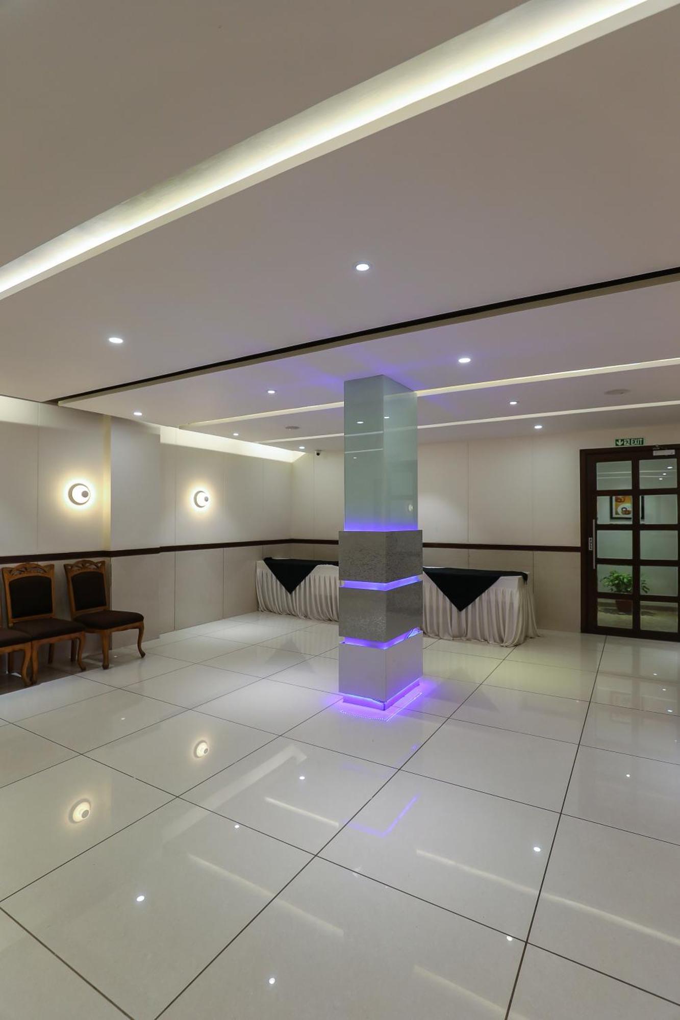 Hotel Ashray Inn Express Ahmedabad Exteriör bild