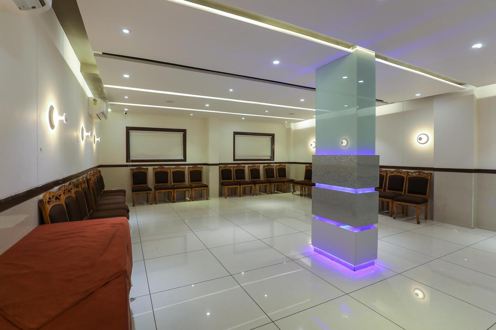 Hotel Ashray Inn Express Ahmedabad Exteriör bild
