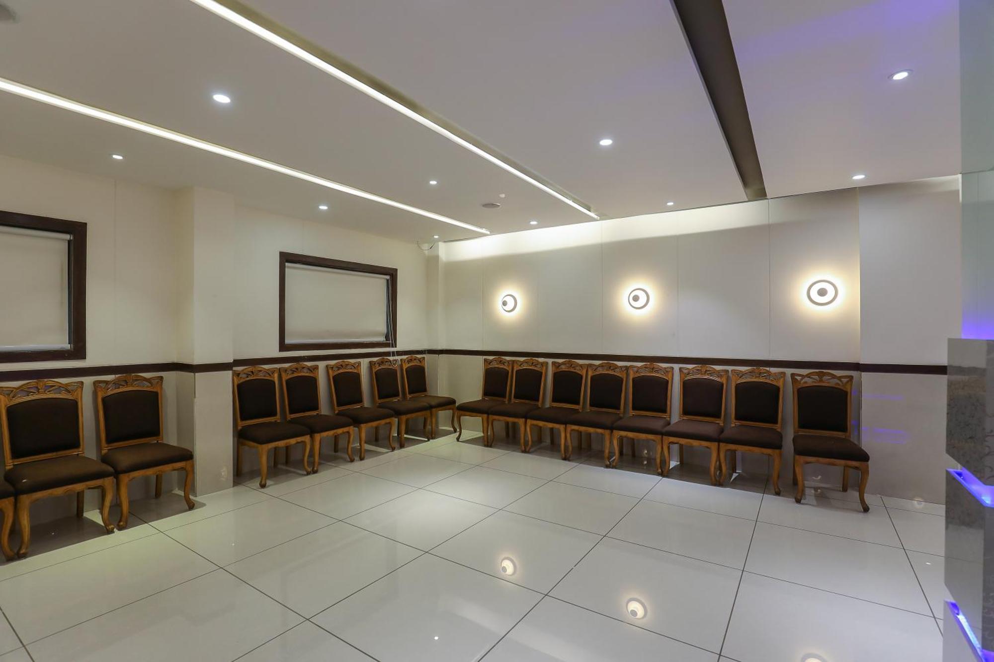Hotel Ashray Inn Express Ahmedabad Exteriör bild