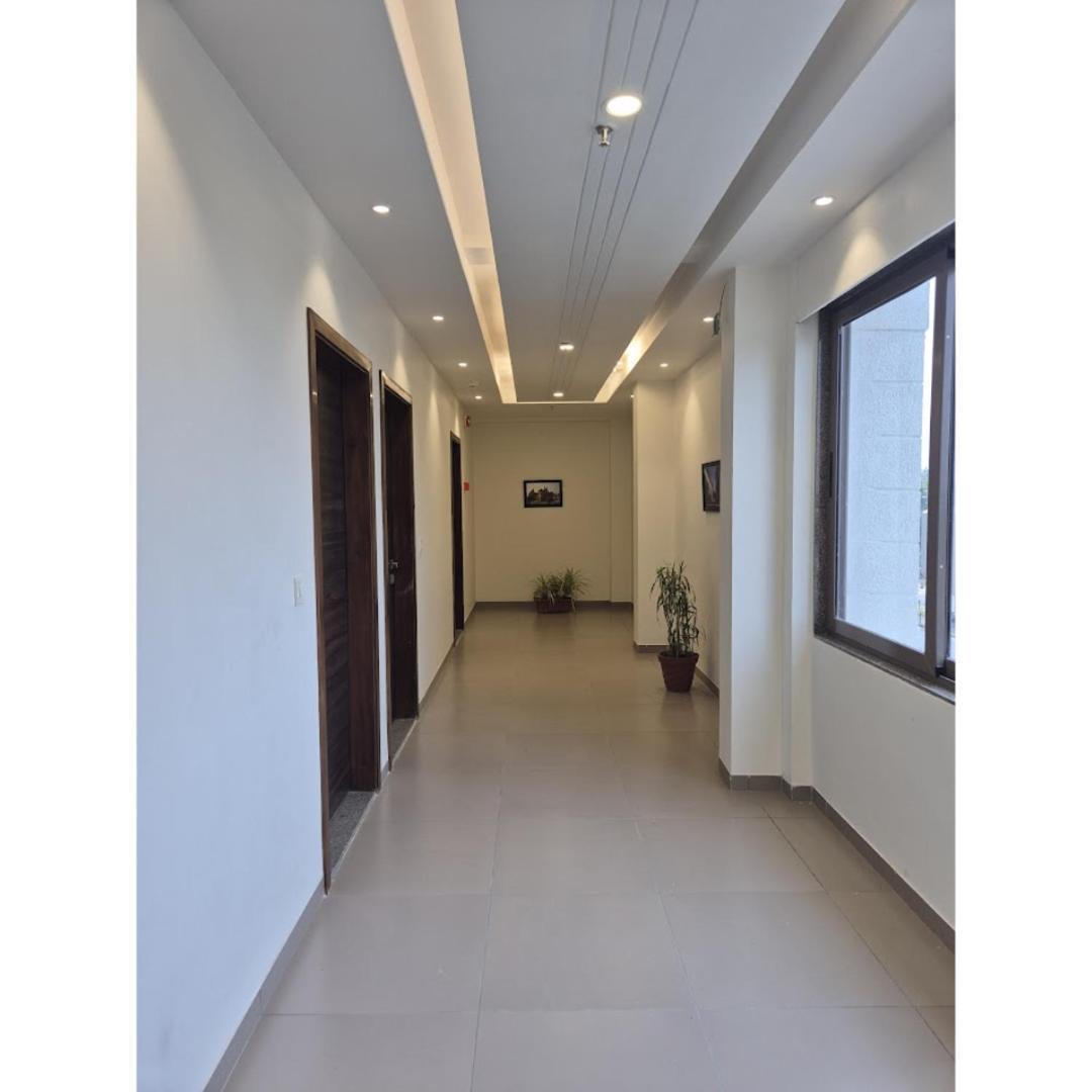 Hotel Ashray Inn Express Ahmedabad Exteriör bild